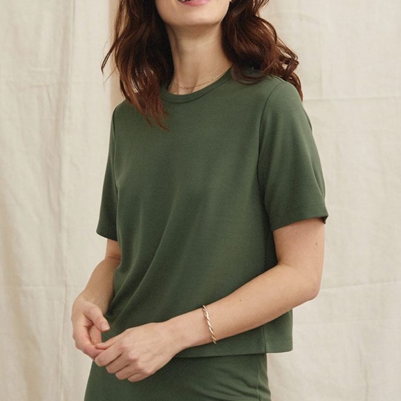 2/$20 RW&CO Milano Boxy Crop Tee XXS - Picture 1 of 4